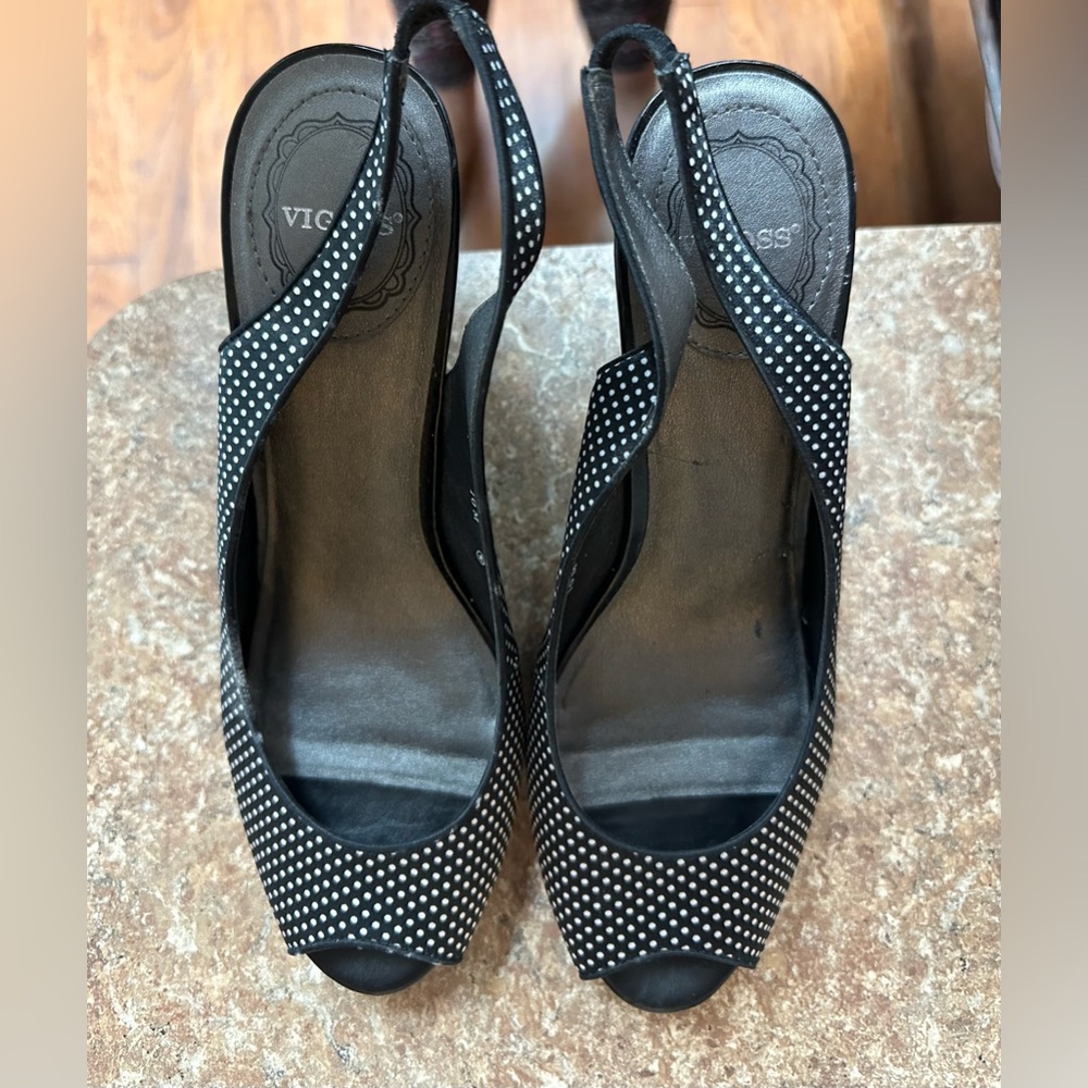 Black and White polka dot shoes- EXCELLENT CONDITION- Size 10m